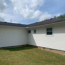 Amazing-House-Washing-Deck-Cleaning-Transformation-in-Connersville-Indiana 3